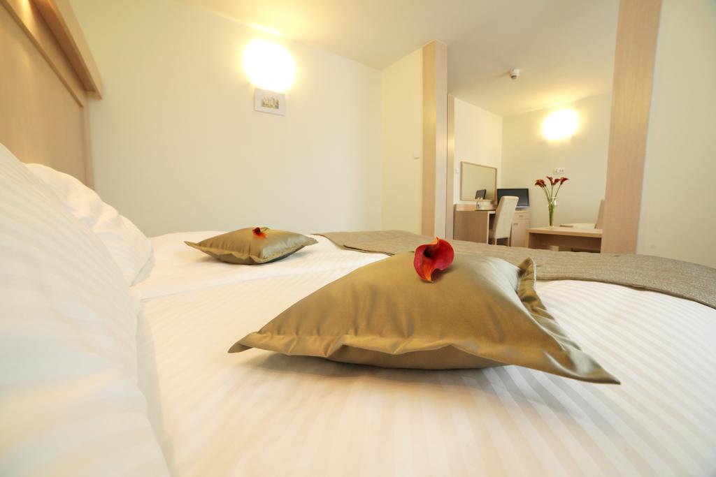 Hotel Cieplice Medi & Spa Jelenia Gora Phòng bức ảnh