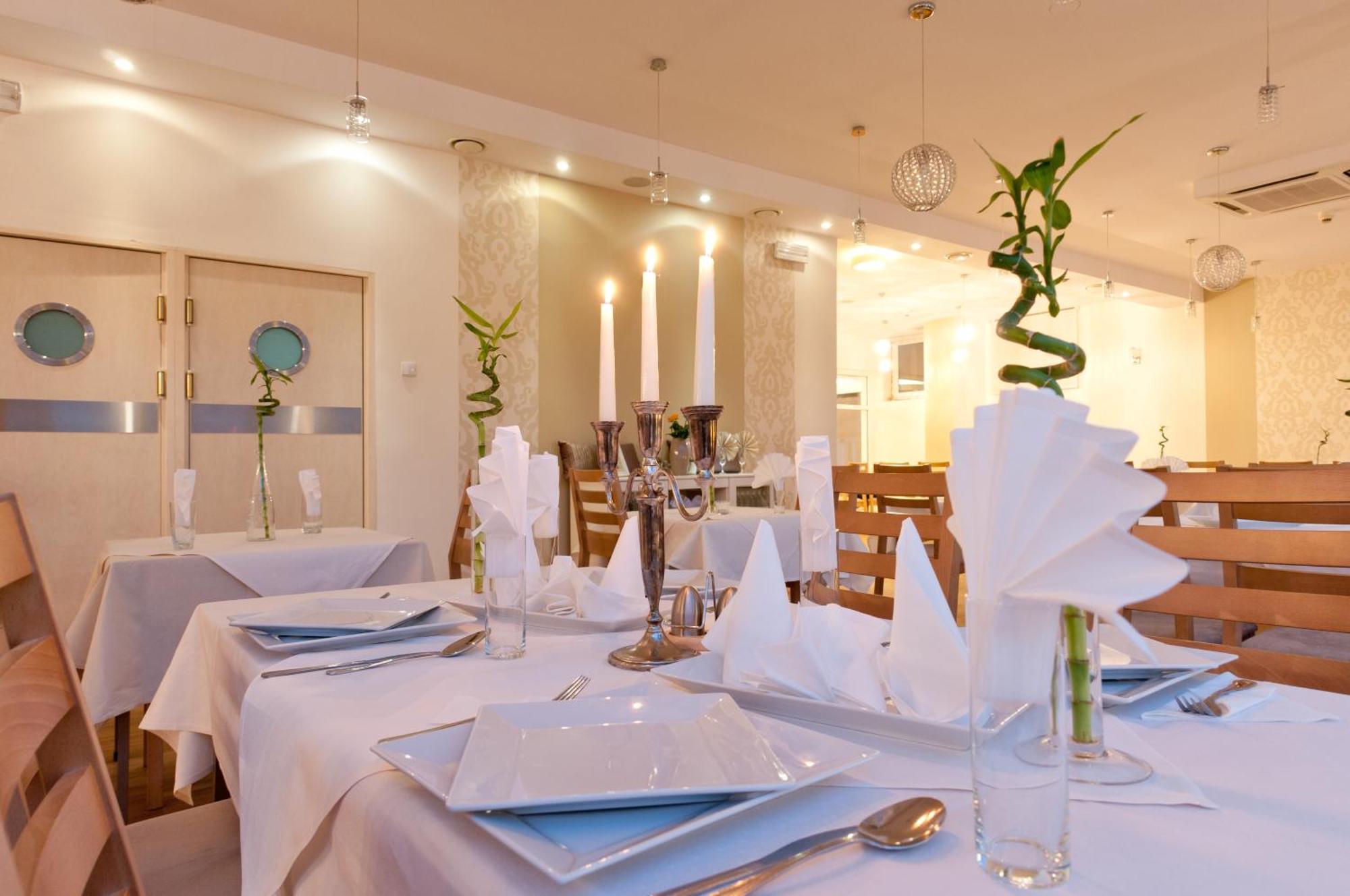 Hotel Cieplice Medi & Spa Jelenia Gora Ngoại thất bức ảnh