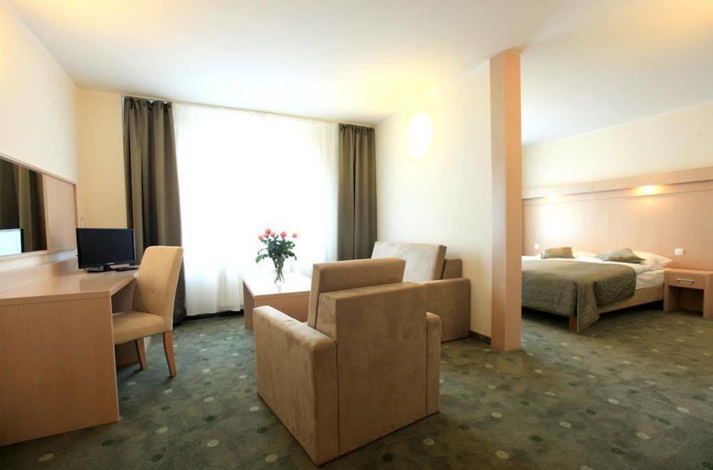 Hotel Cieplice Medi & Spa Jelenia Gora Ngoại thất bức ảnh